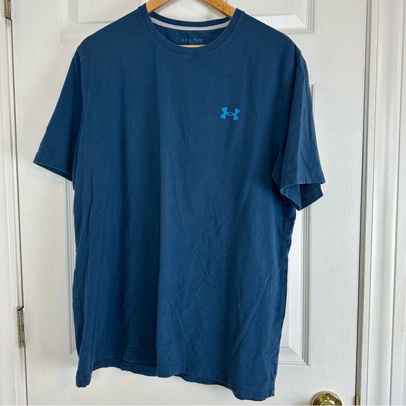 Mens Under Armour Charged Cotton Left Chest Lockup T-Shirt In Blue - size 2XL - Picture 1 of 5